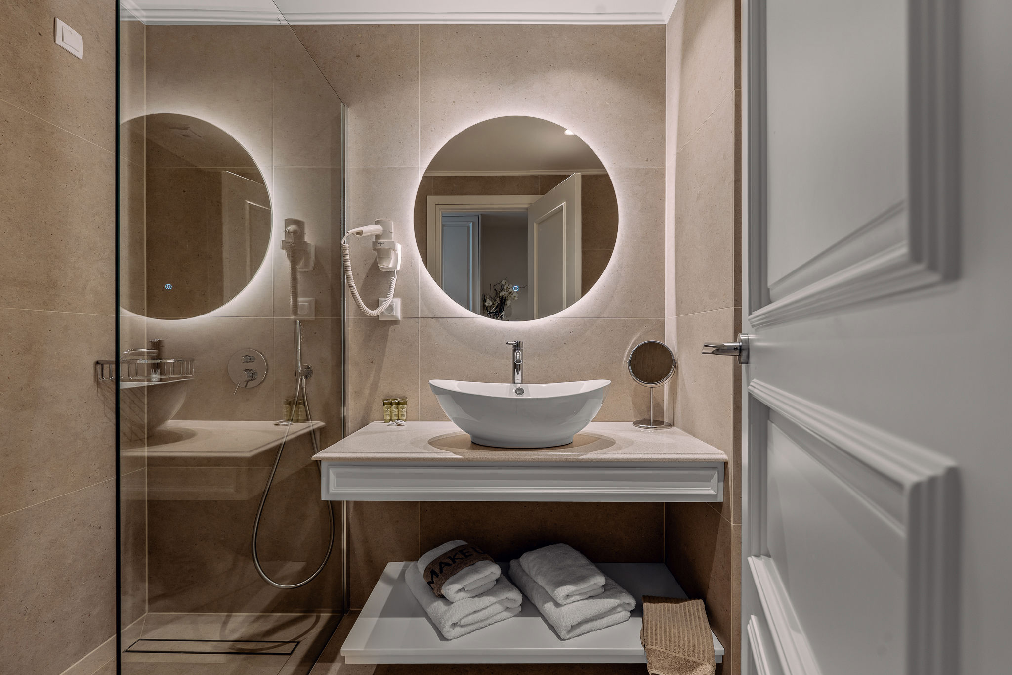 Royal Nidri Suites