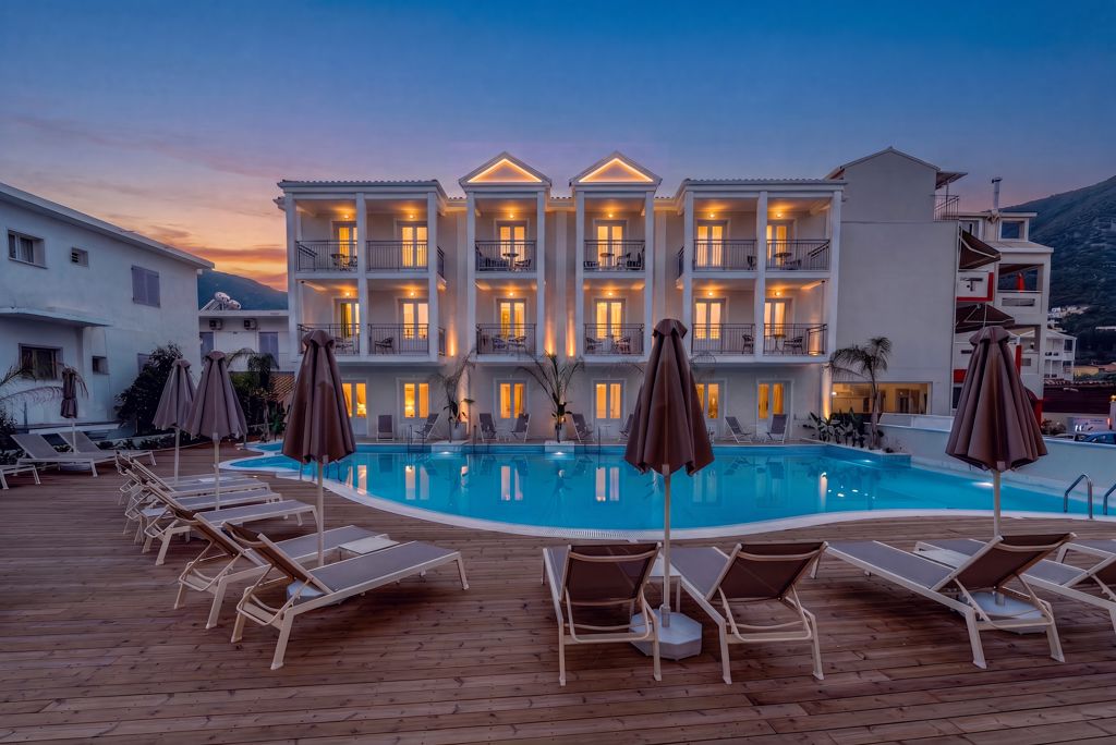 Royal Nidri Suites