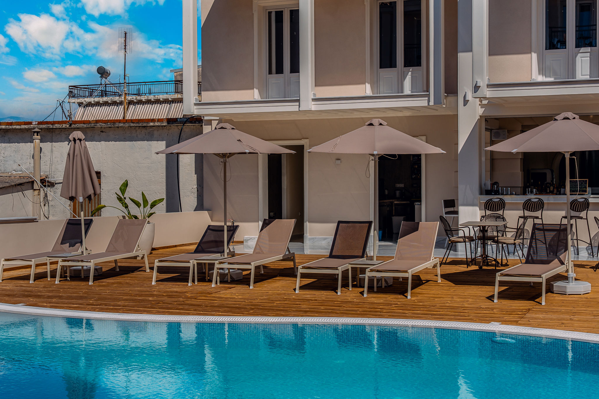 Royal Nidri Suites