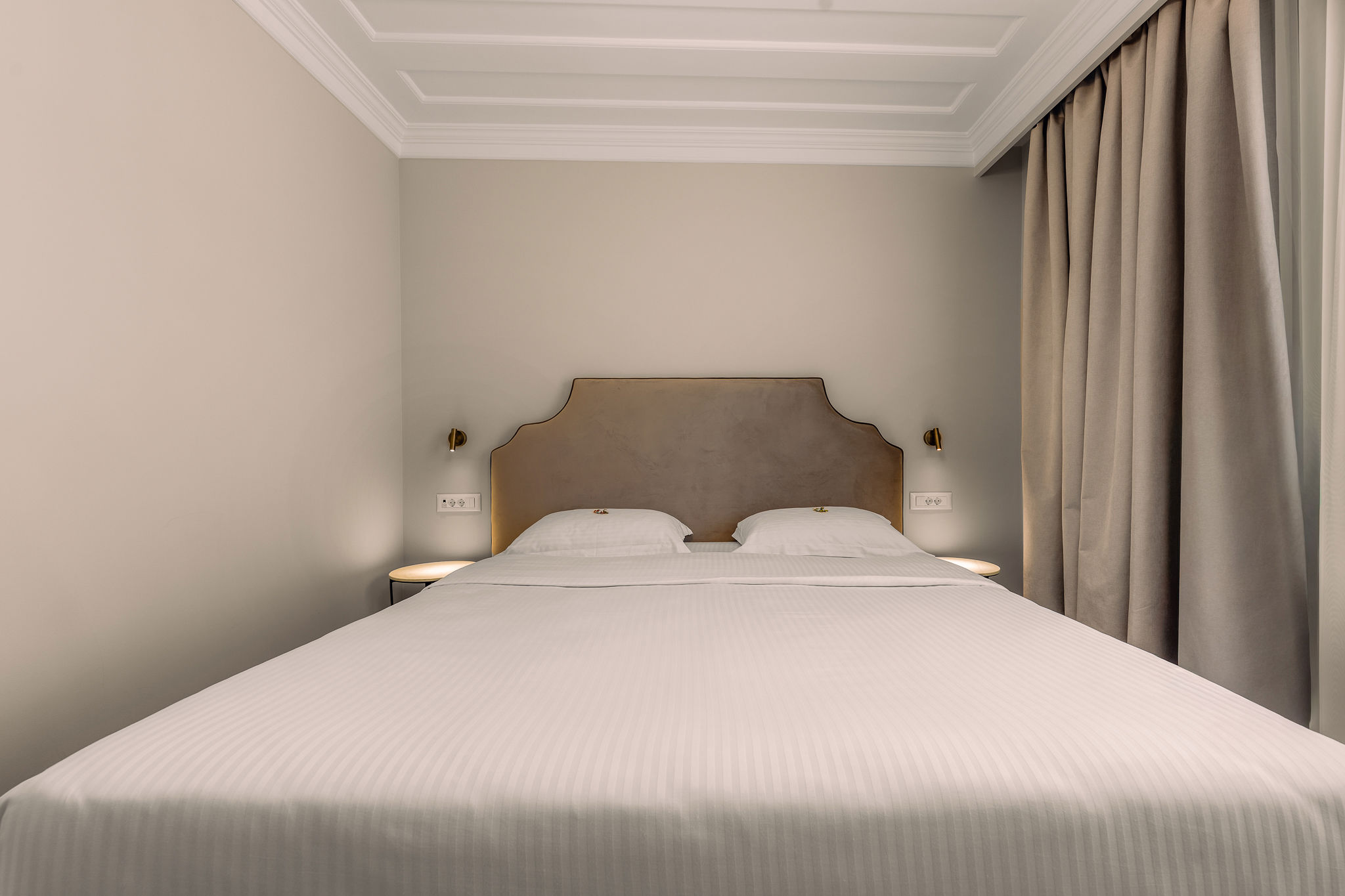 Royal Nidri Suites