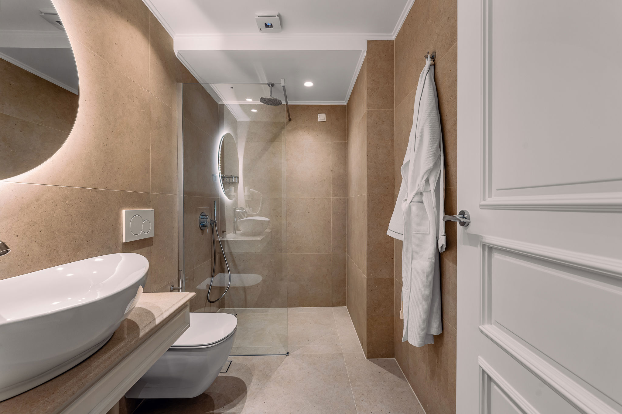 Royal Nidri Suites