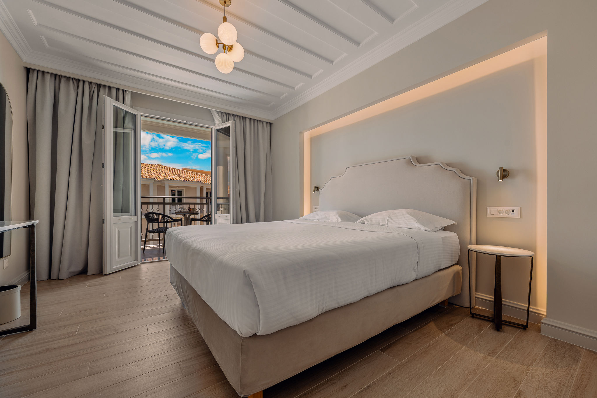 Royal Nidri Suites