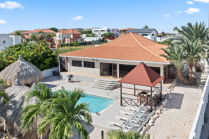 Cura Villas