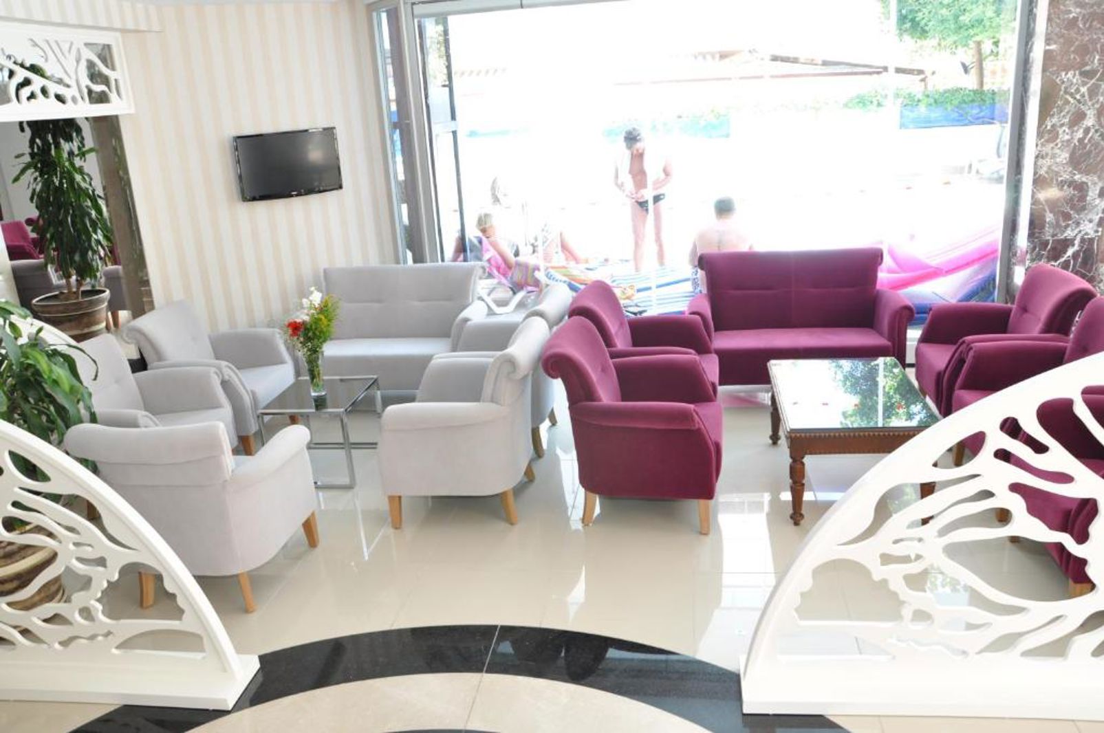 Kleopatra Micador Hotel slide 3