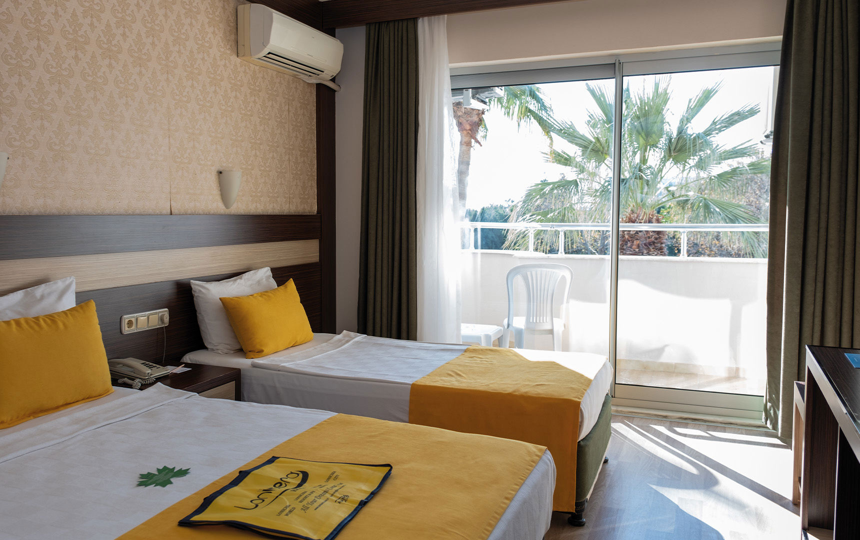 Lonicera World Hotel
