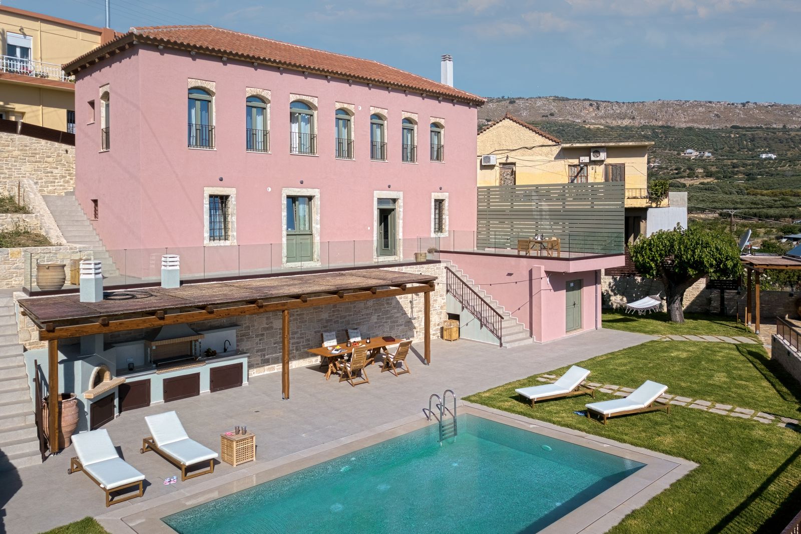 D-Vine Suites