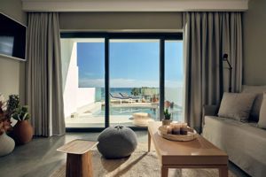 Oceanis Luxury Suites