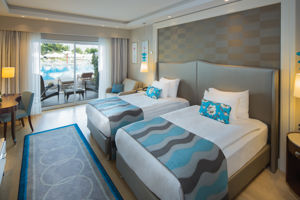 Family Pool Garden Suite with Terrace 