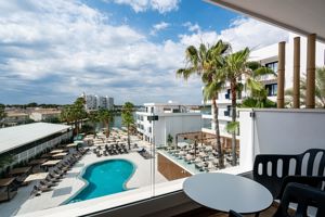 Woonvoorbeeld 2-persoonskamer Standaard Zwembadzicht