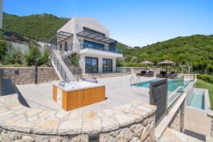 Woonvoorbeeld 5-kamervilla Deluxe met privezwembad