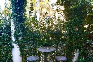 Woonvoorbeeld 2-kamerappartement Master met zwembad- of tuinzicht