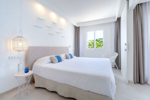 Fergus Style Carema Beach