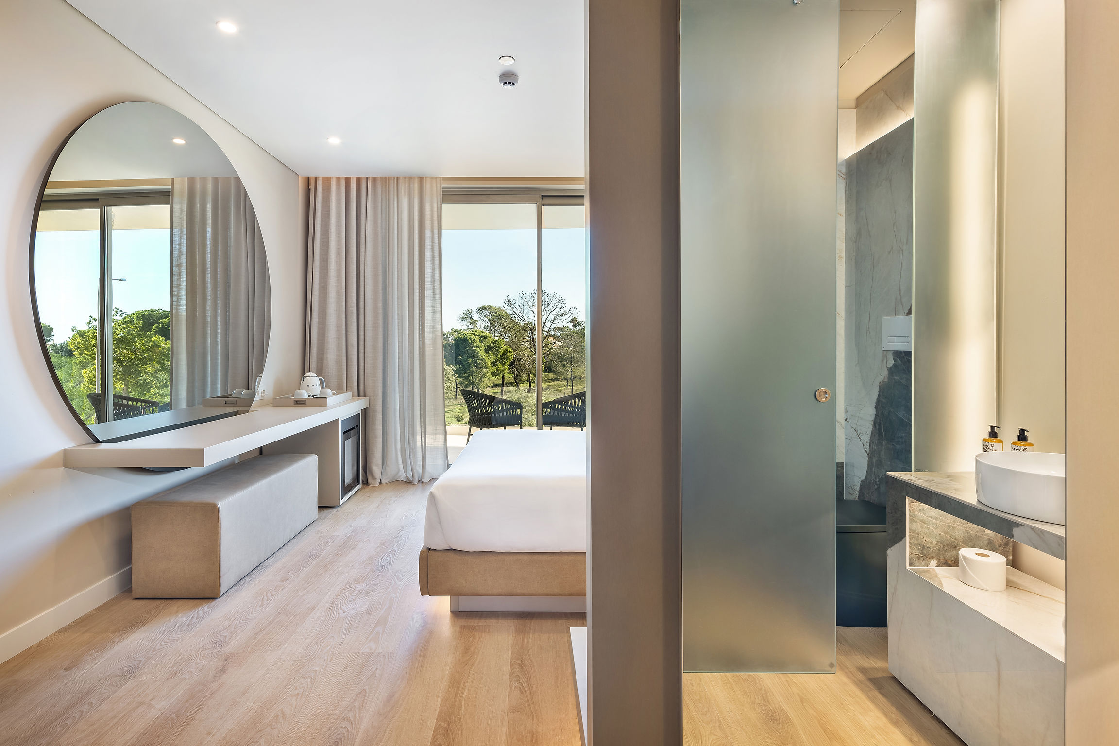 Castelo Suites Hotel