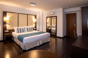 Fly & Go Occidental Pueblo Acantilado