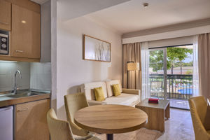 Woonvoorbeeld 2-kamersuite Standaard Zwembadzicht