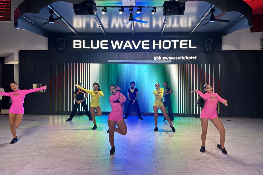 Blue Wave Suite Hotel