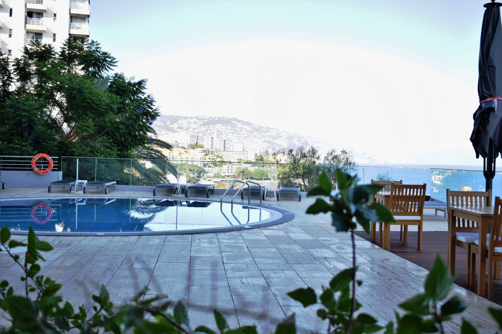 Madeira Regency Cliff slide 1