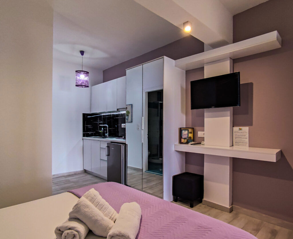 Flisvos Seaside Apartment
