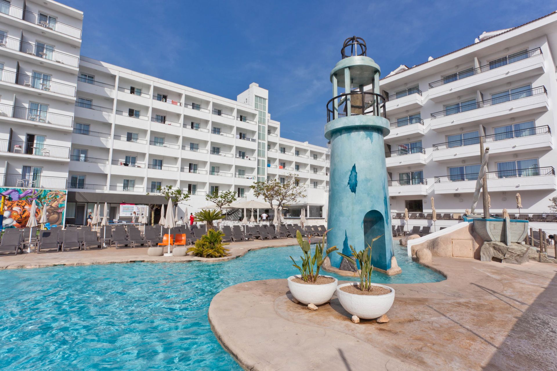 Fergus Club Pineda Splash