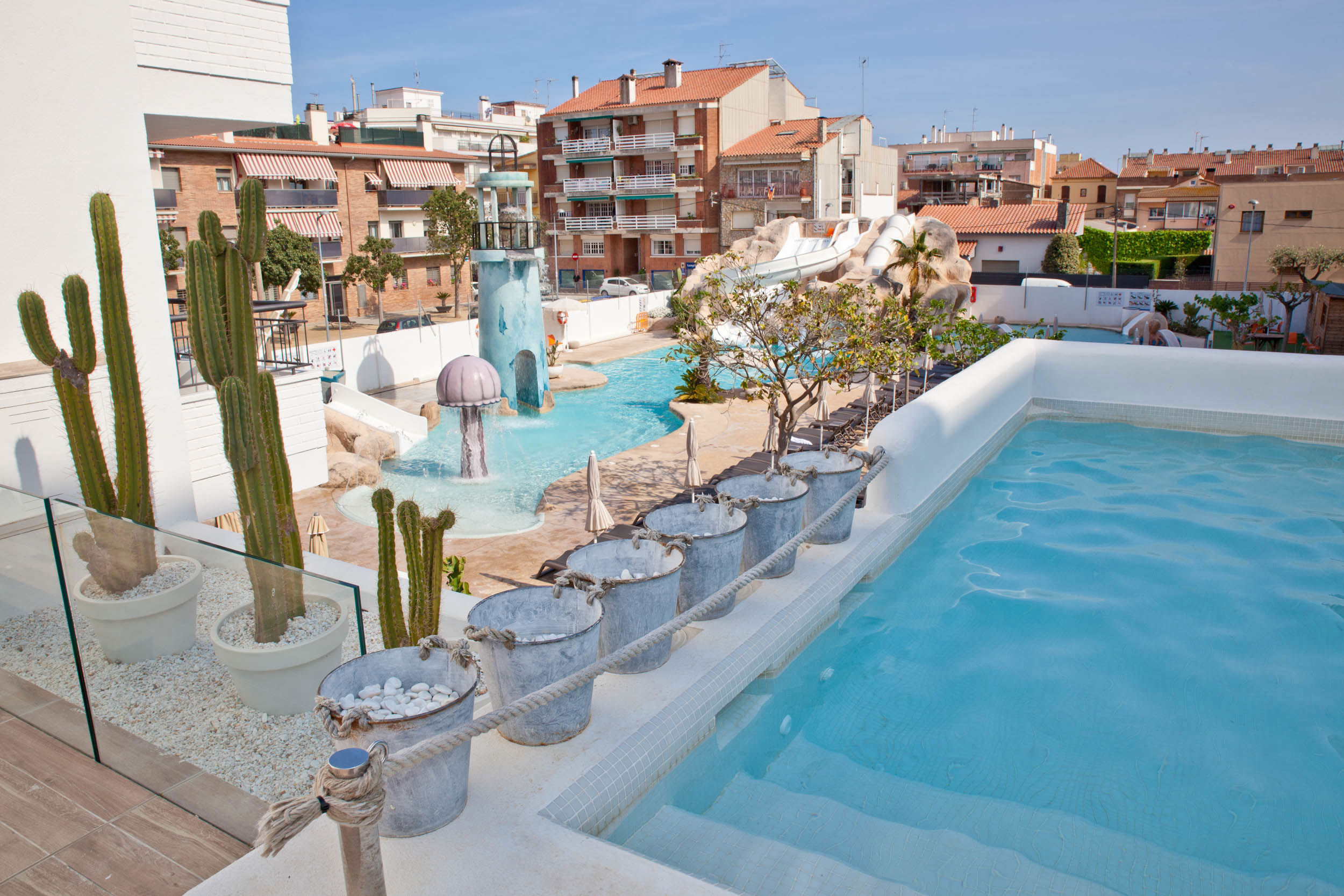 Fergus Club Pineda Splash