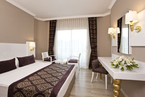 Serenis Hotel