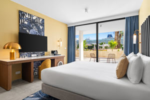 The Rif at Mangrove Beach Vandaag Inside / De Oranjezomer