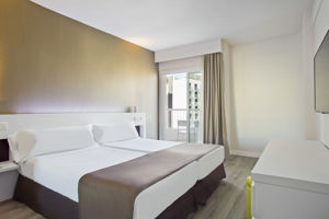 Woonvoorbeeld Standaardkamer zwembadzicht