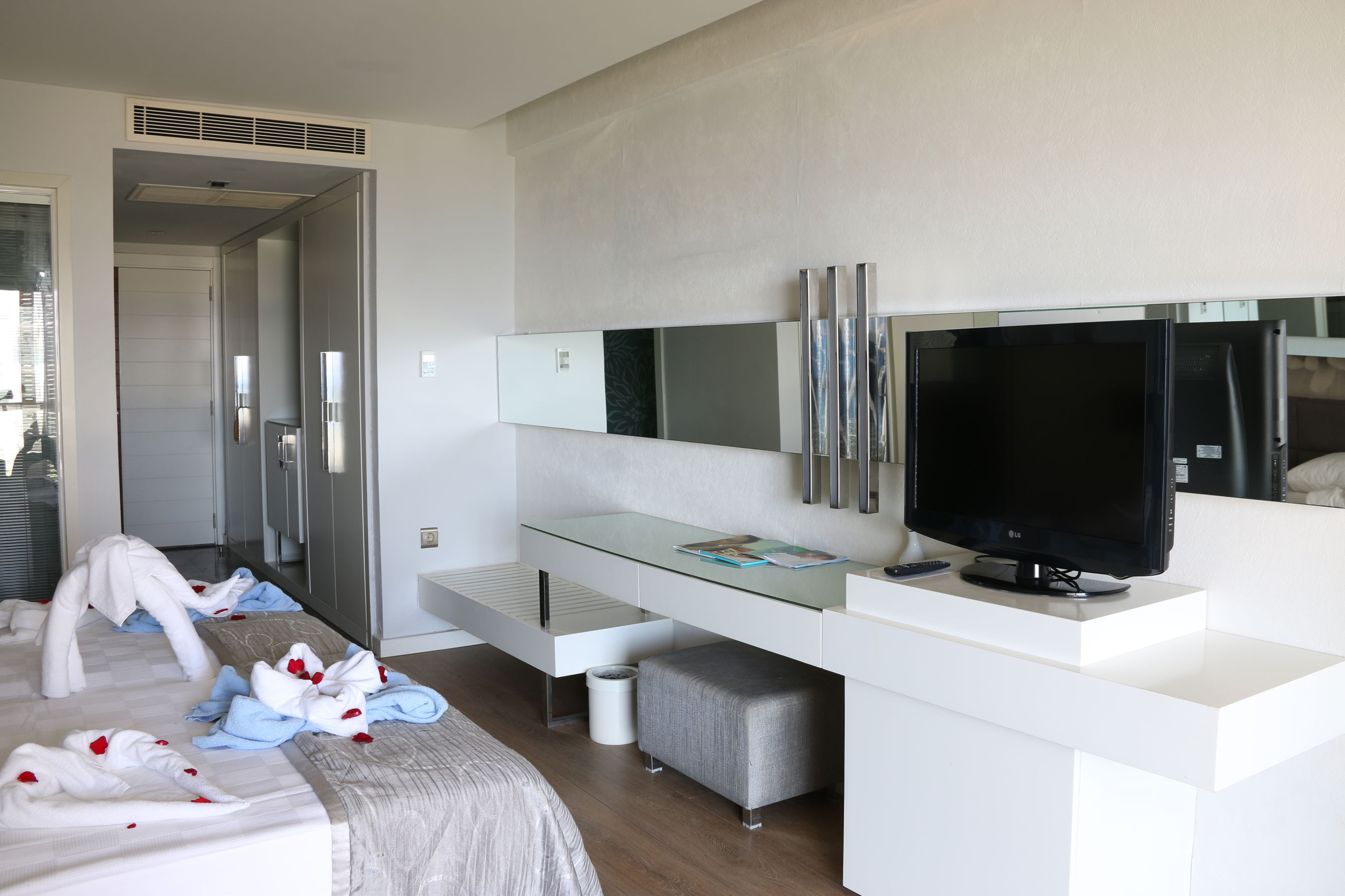 Lonicera West Hotel