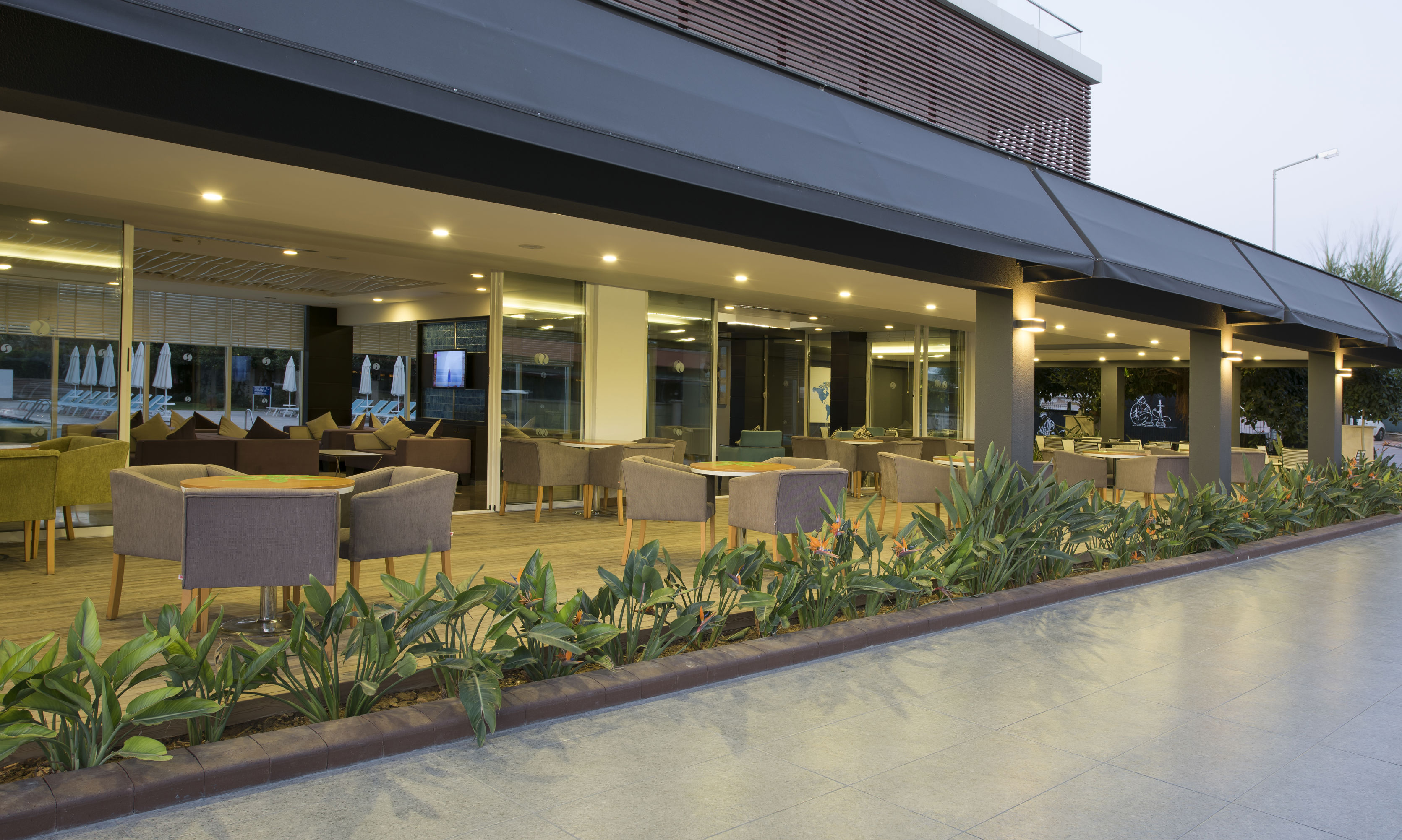 Lonicera West Hotel