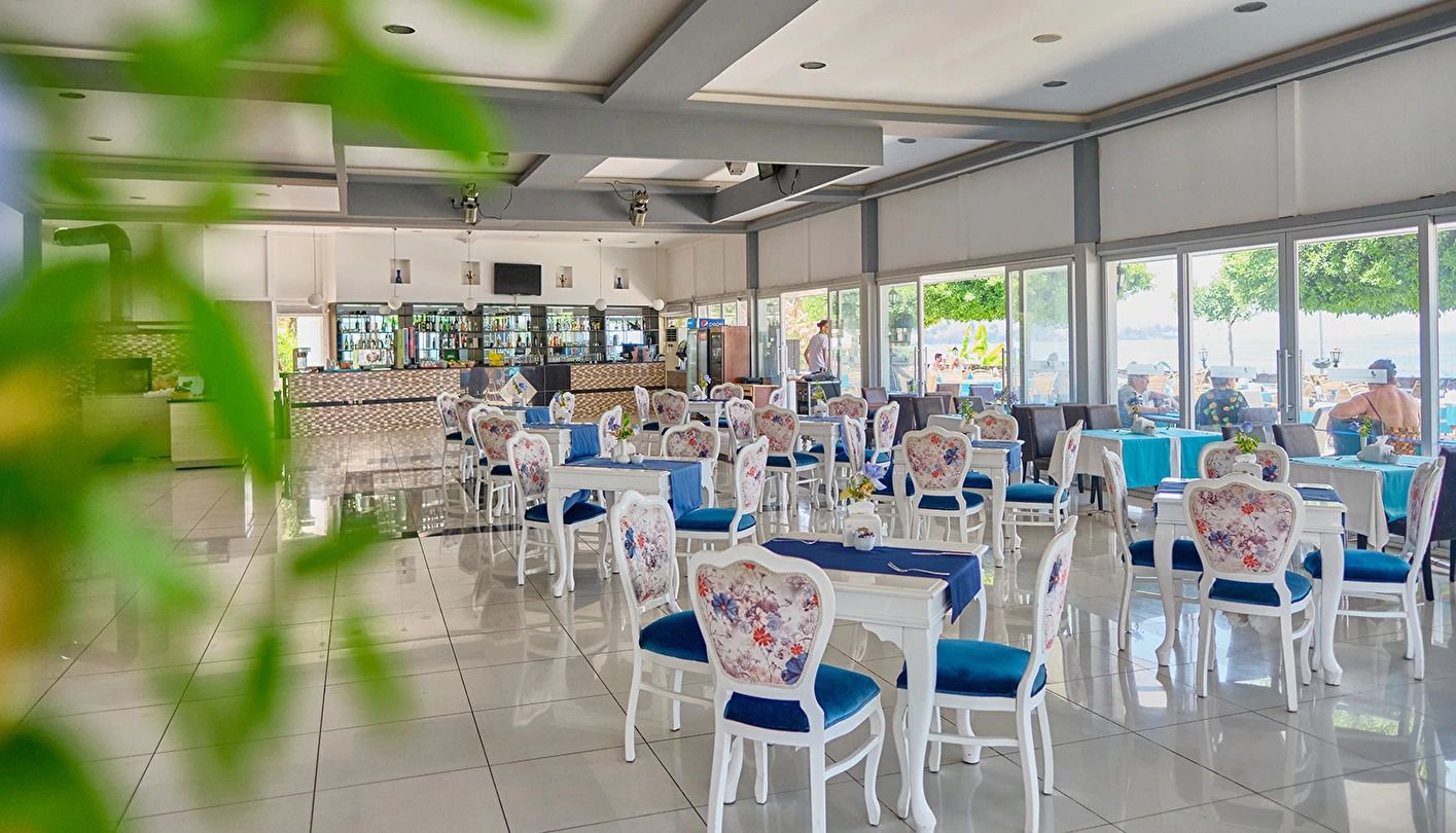 Nova Beach Hotel