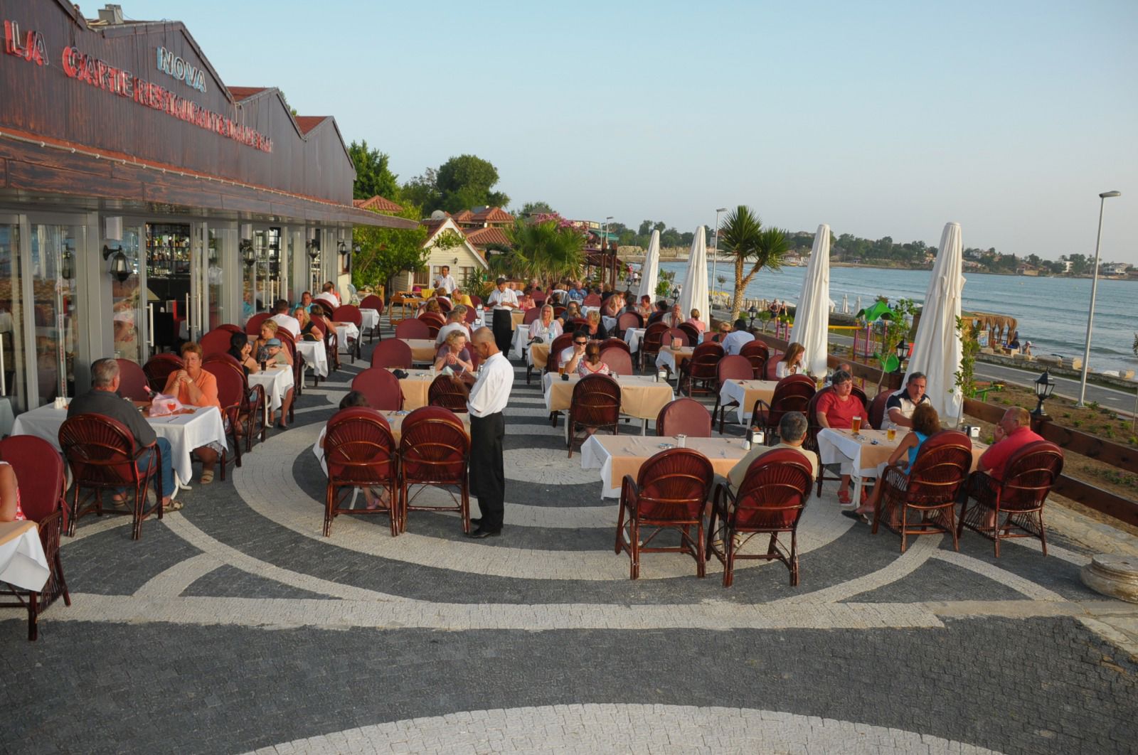 Nova Beach Hotel