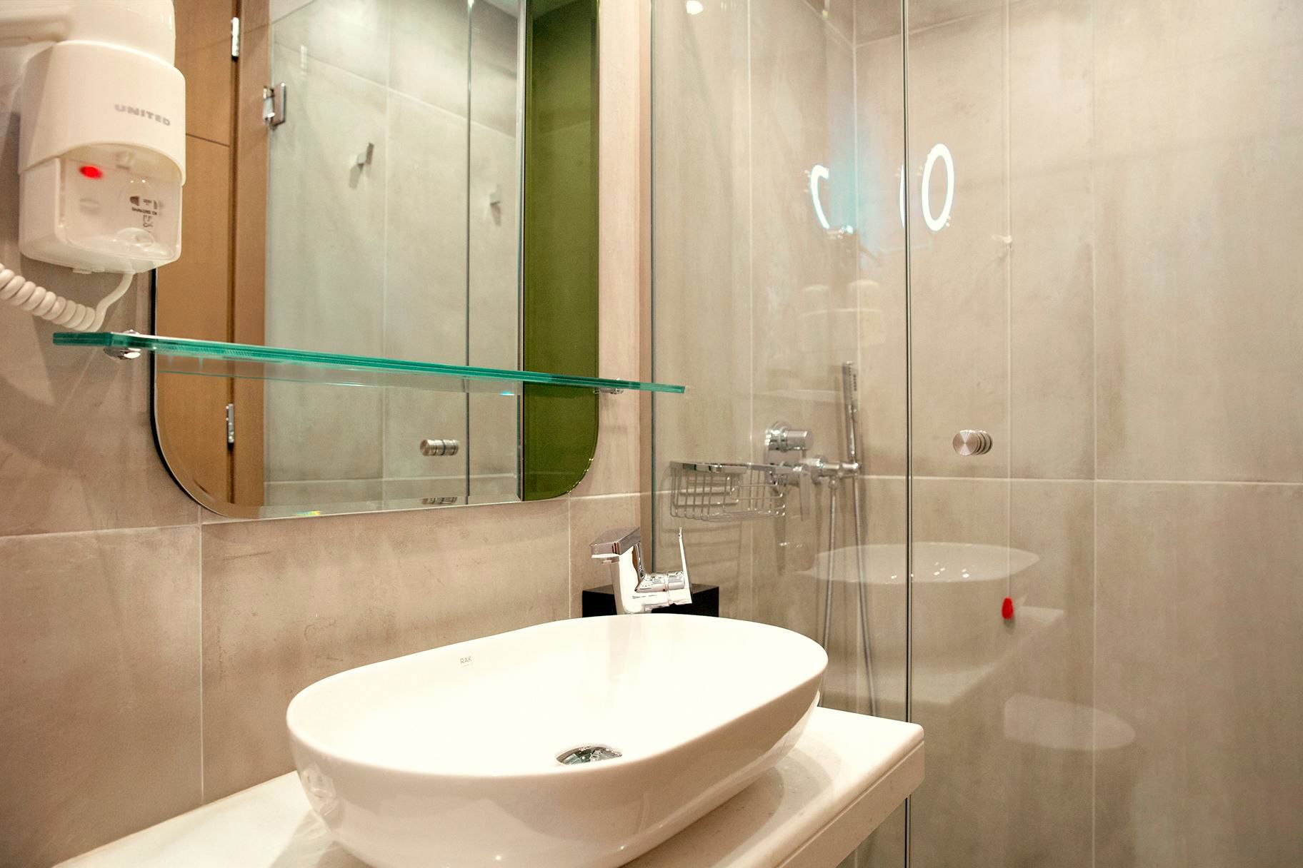 Zeus Essence Wyndham Athens Residence