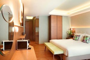 Zeus Essence Wyndham Athens Residence