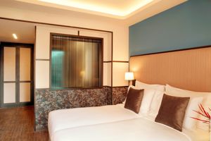 Zeus Essence Athens Central