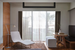 Woonvoorbeeld Junior Suite met zwembadzicht