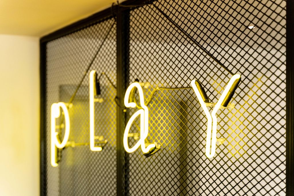 Play Theatrou Athens