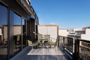 Woonvoorbeeld deluxekamer met stadszicht