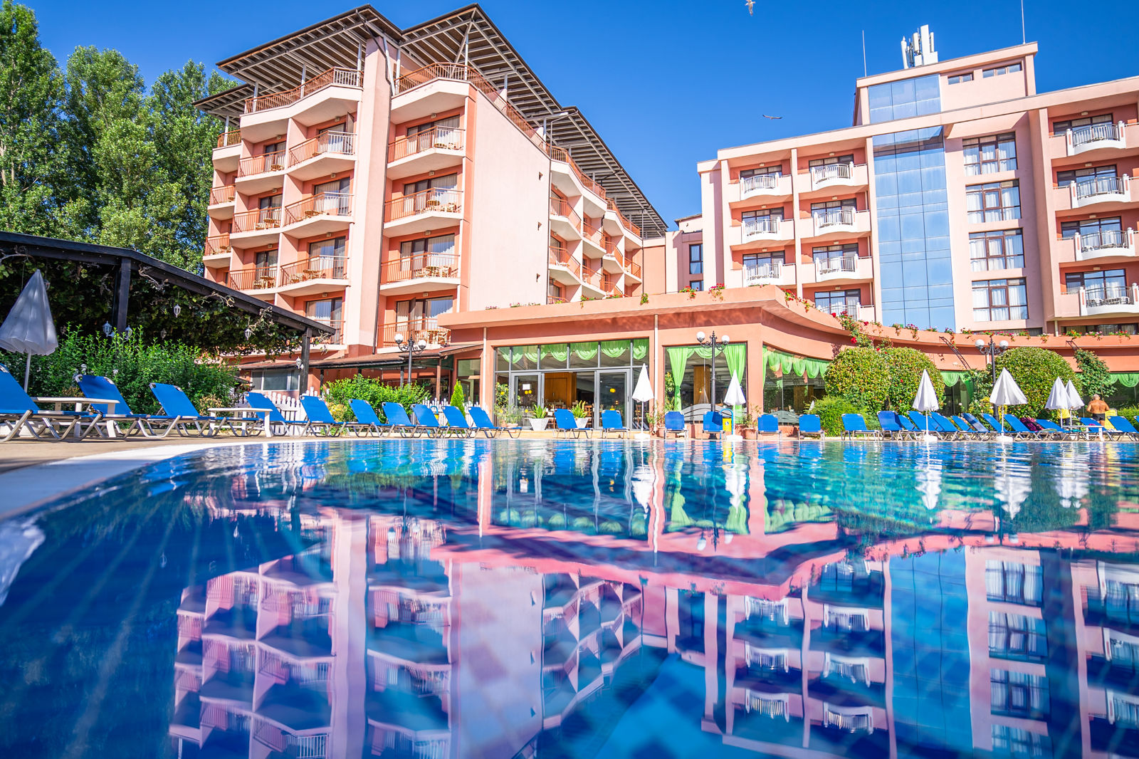 Izola Paradise slide 4