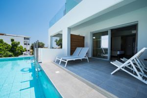 Woonvoorbeeld superiorkamer swim-up