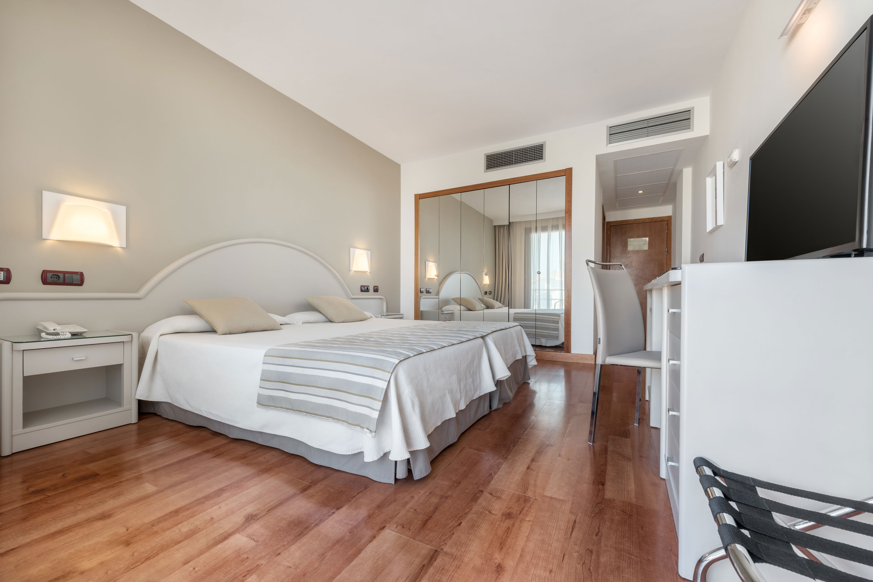 Fly & Go Gran Hotel Costa del Sol