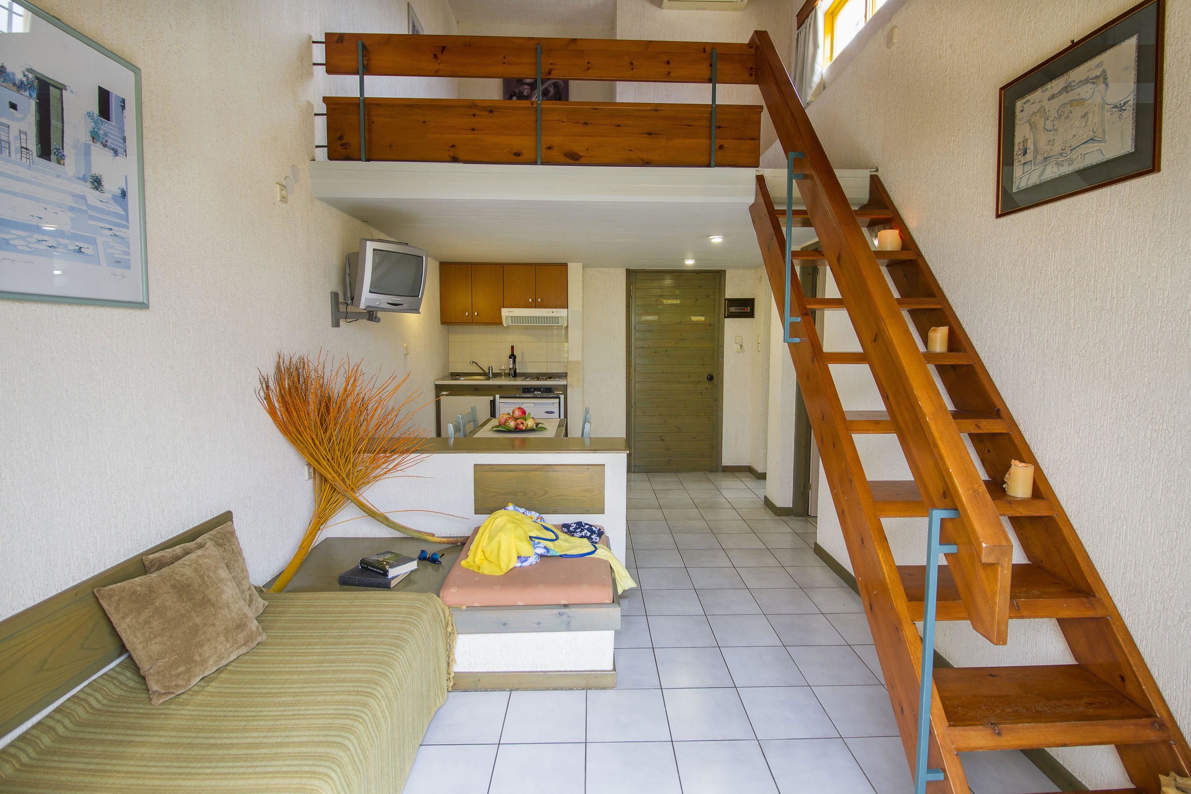 Lycasti Maisonettes