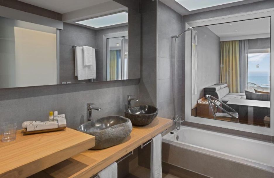 Atlantic Mirage Suites & Spa