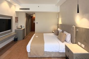 Woonvoorbeeld standaardkamer met zeezicht