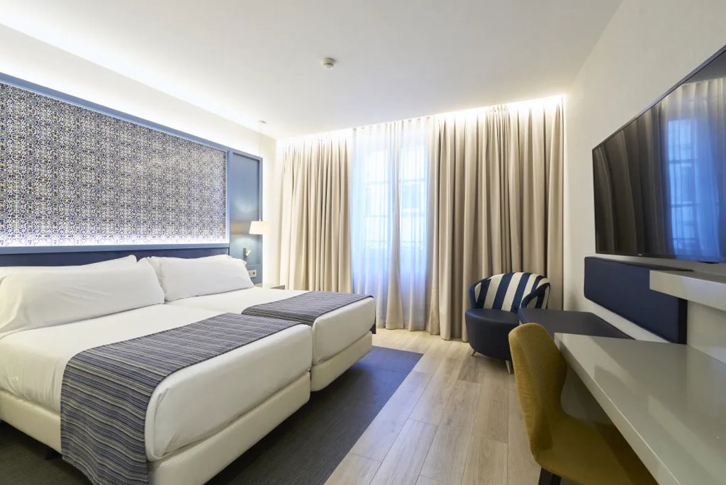 Hotel Catalonia Porto foto 3