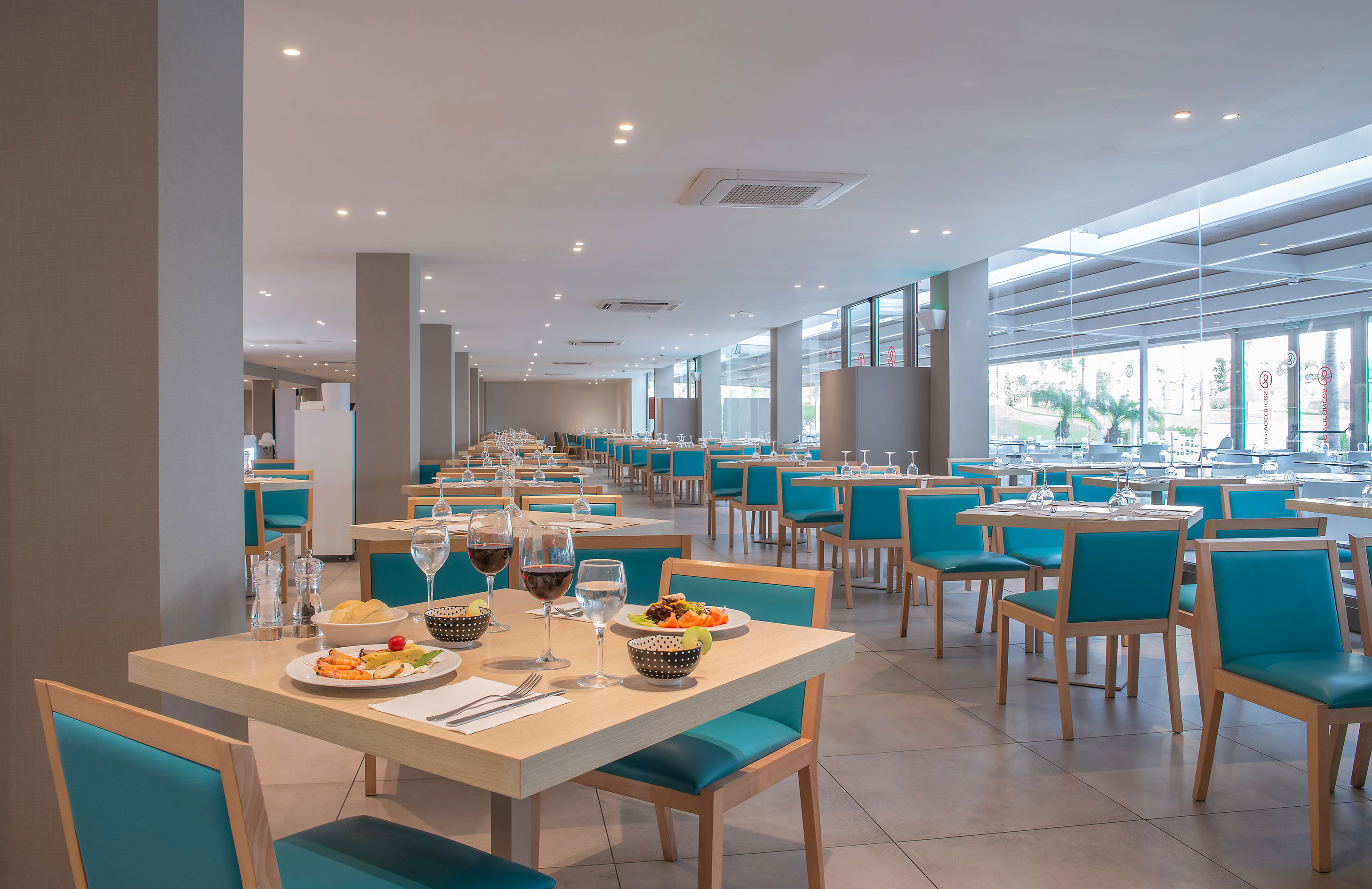 Roquetas el Palmeral by P&V