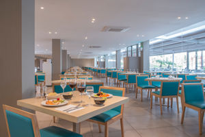 Roquetas el Palmeral by P&V