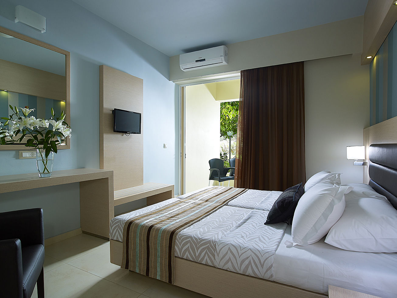 Fly & Go Eleftheria Hotel