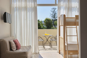 Woonvoorbeeld familiekamer met stapelbed