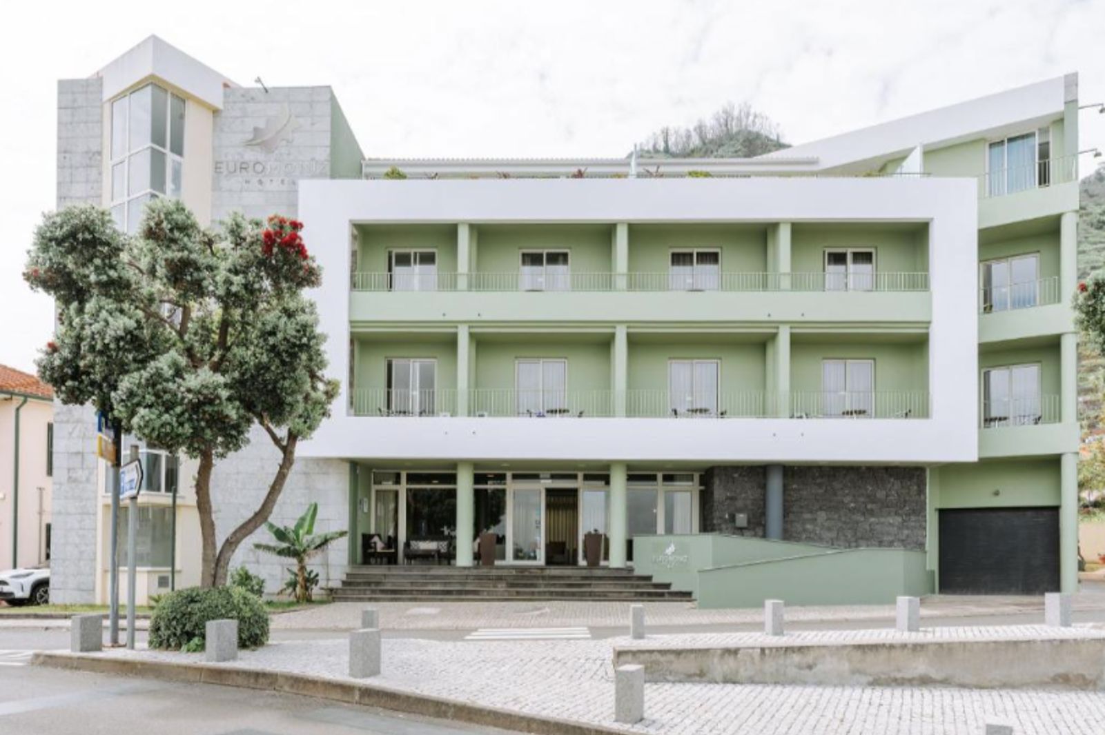 Euro Moniz Hotel