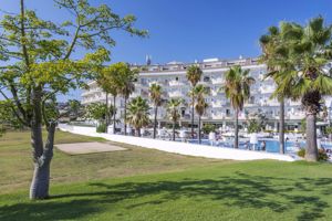 Fly & Go Hotel Mercury by Alegria